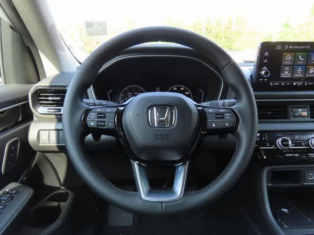 new 2025 Honda Pilot car, priced at $47,550