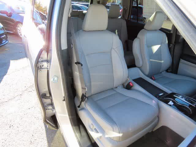 used 2021 Honda Pilot car, priced at $28,549