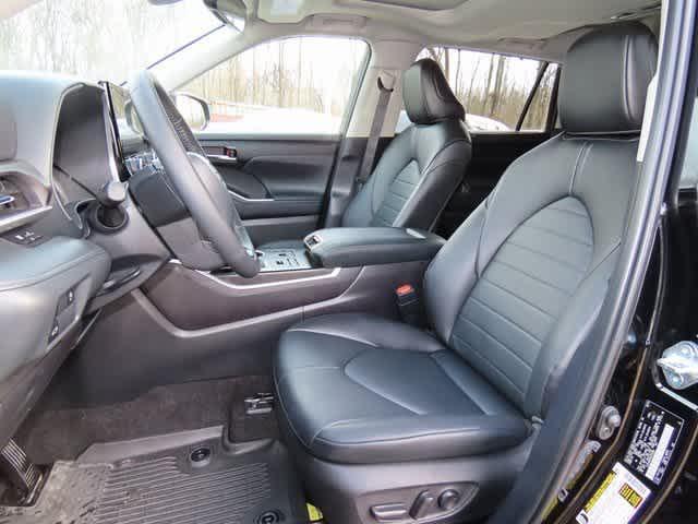 used 2024 Toyota Highlander car, priced at $42,500