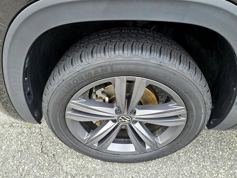 used 2021 Volkswagen Atlas car, priced at $24,999