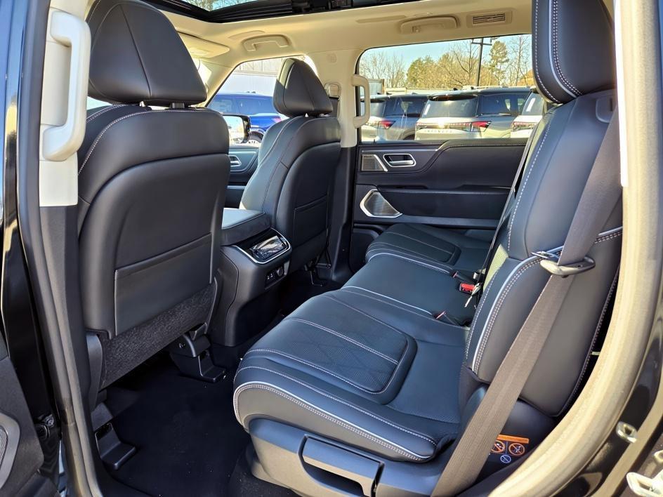 new 2025 INFINITI QX80 car, priced at $108,130