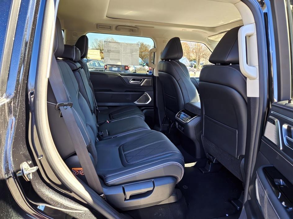 new 2025 INFINITI QX80 car, priced at $108,130