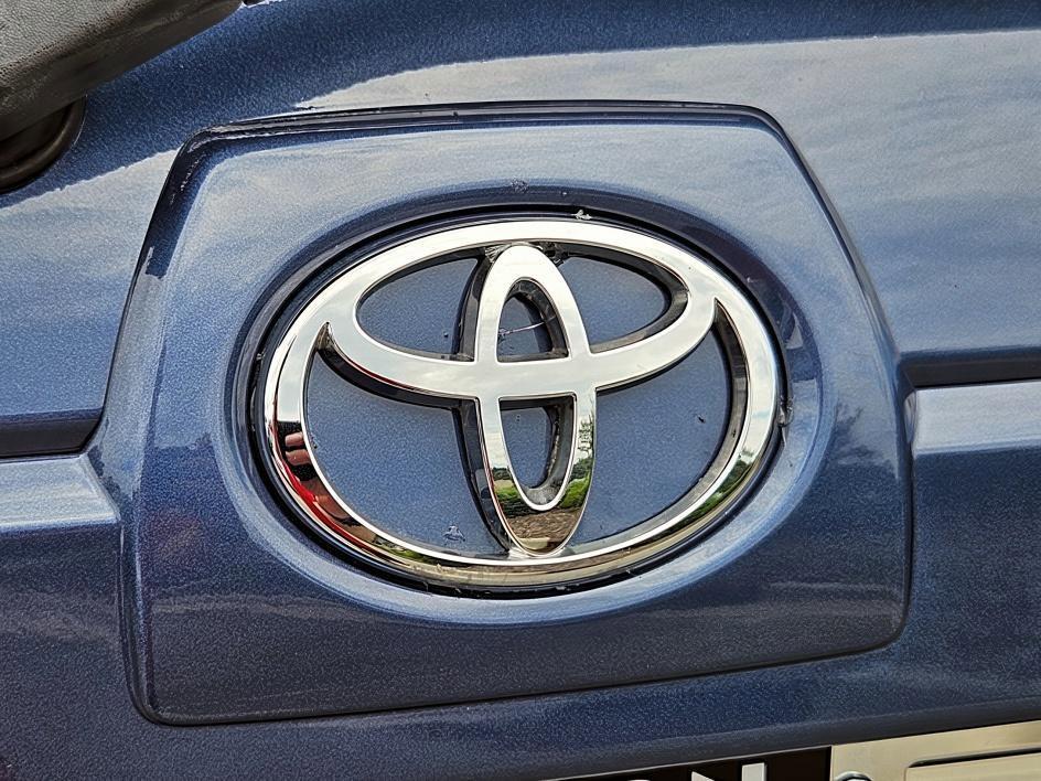 used 2005 Toyota 4Runner car, priced at $10,991