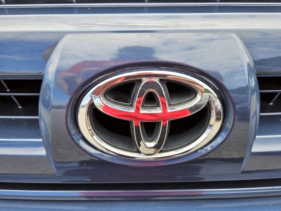 used 2005 Toyota 4Runner car, priced at $10,991