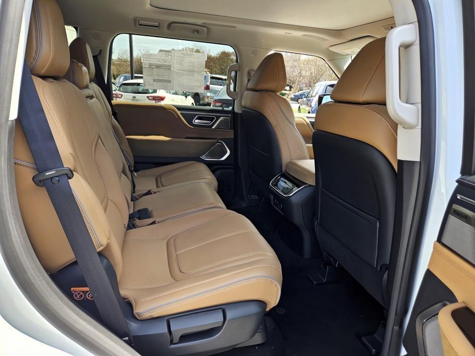 new 2025 INFINITI QX80 car, priced at $107,485