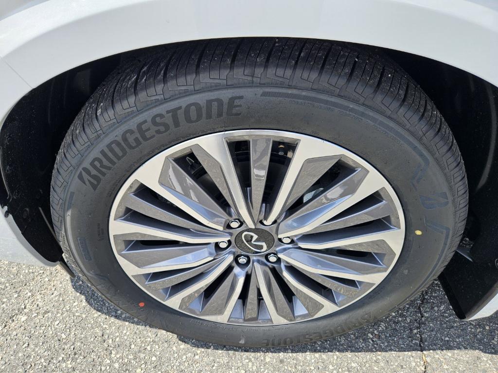 new 2025 INFINITI QX80 car, priced at $107,485