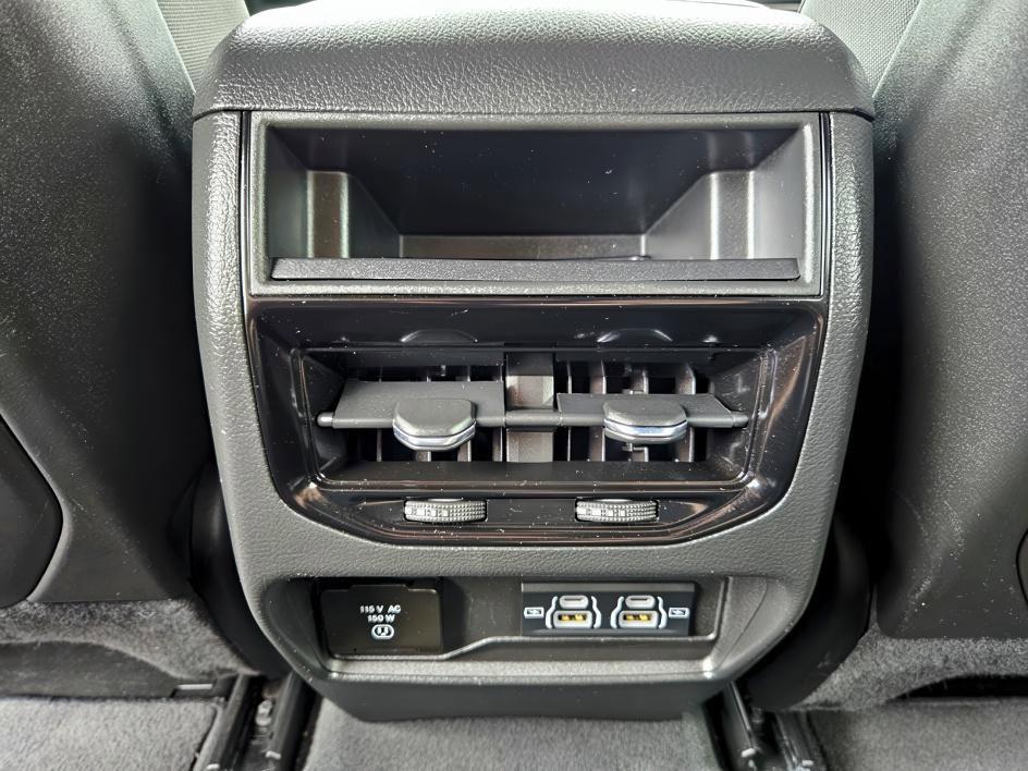used 2024 Jeep Grand Cherokee car, priced at $33,500