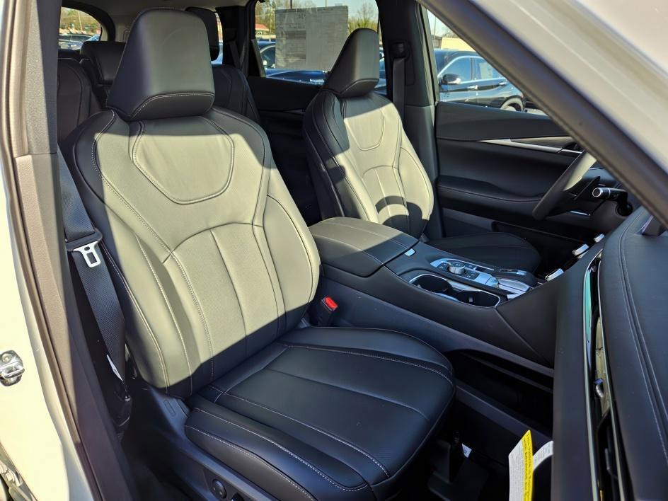 new 2025 INFINITI QX60 car, priced at $58,674