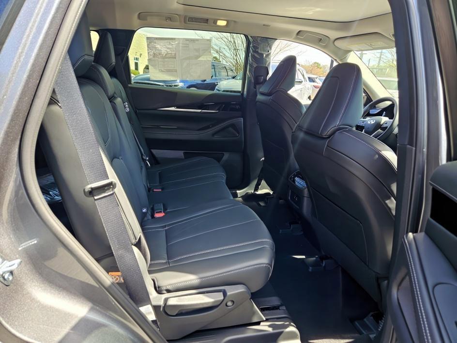 new 2025 INFINITI QX60 car, priced at $51,670