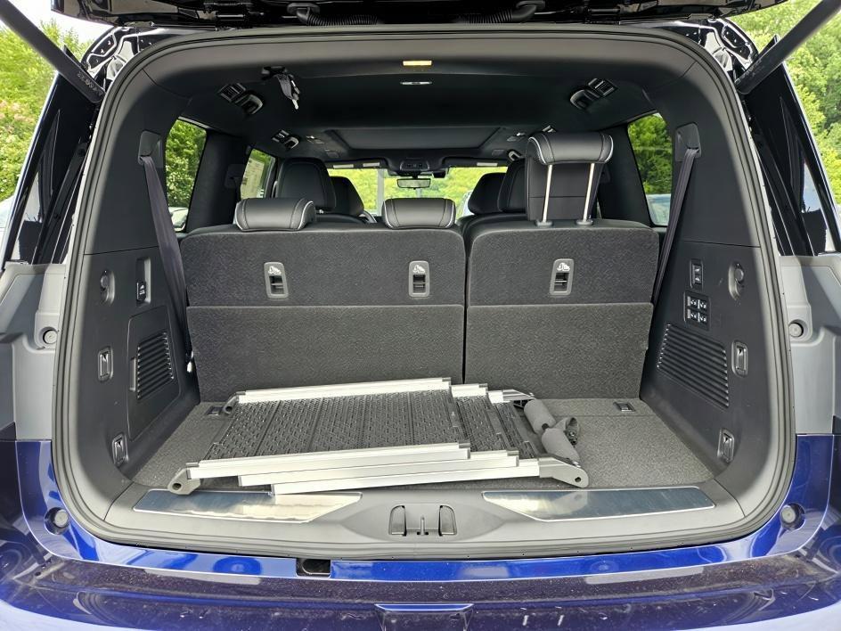 new 2025 INFINITI QX80 car, priced at $112,590
