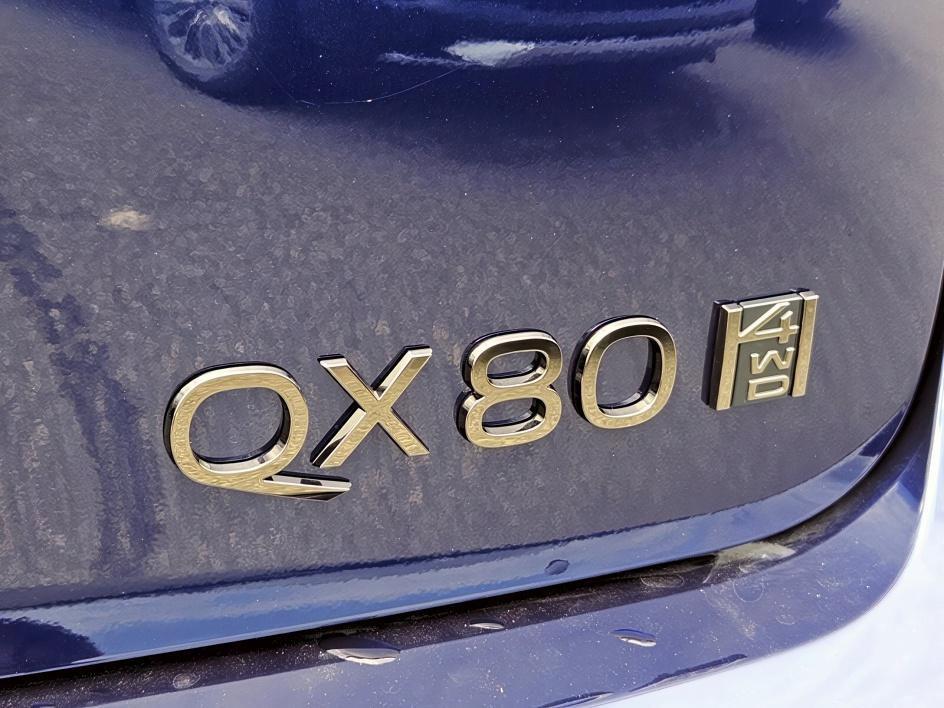 new 2025 INFINITI QX80 car, priced at $112,590