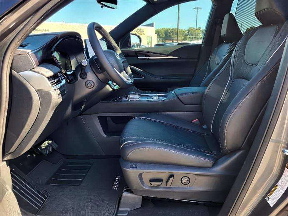 new 2025 INFINITI QX60 car, priced at $67,001