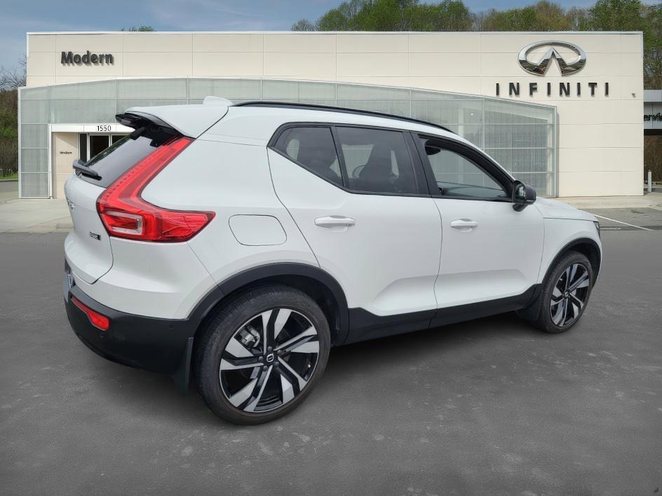 used 2024 Volvo XC40 car, priced at $37,649