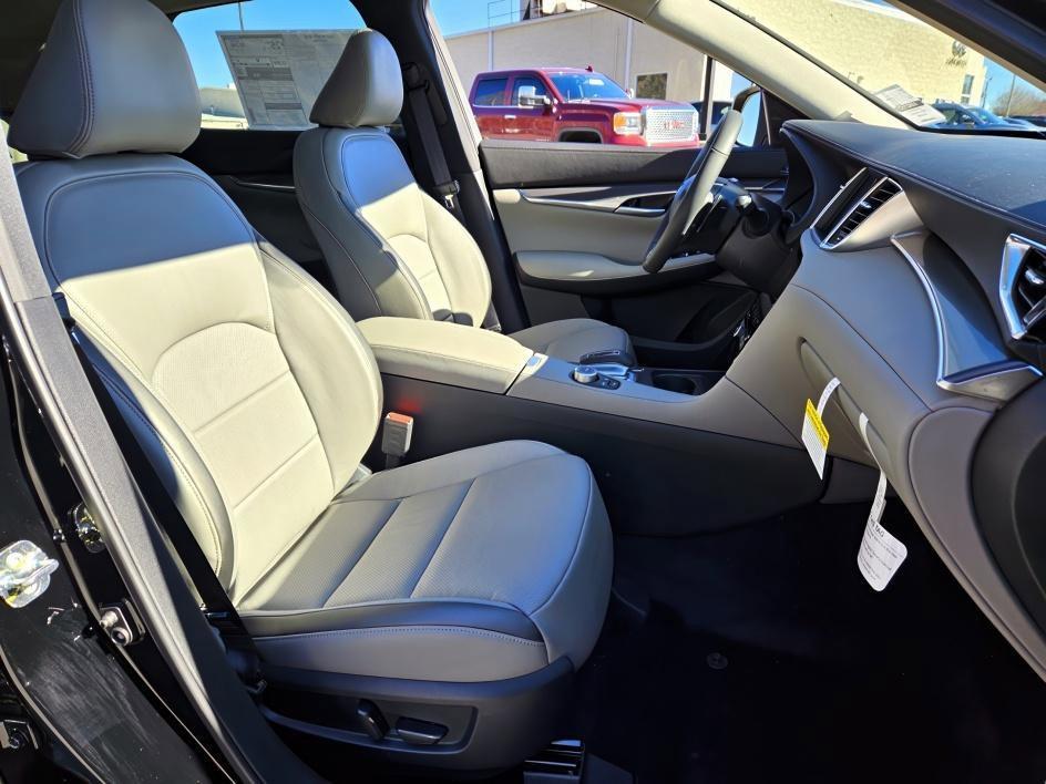 new 2025 INFINITI QX50 car, priced at $47,402