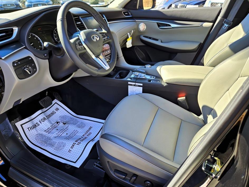 new 2025 INFINITI QX50 car, priced at $47,402
