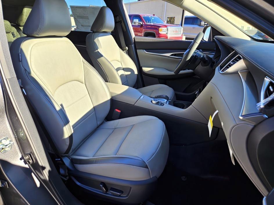 new 2025 INFINITI QX50 car, priced at $47,402