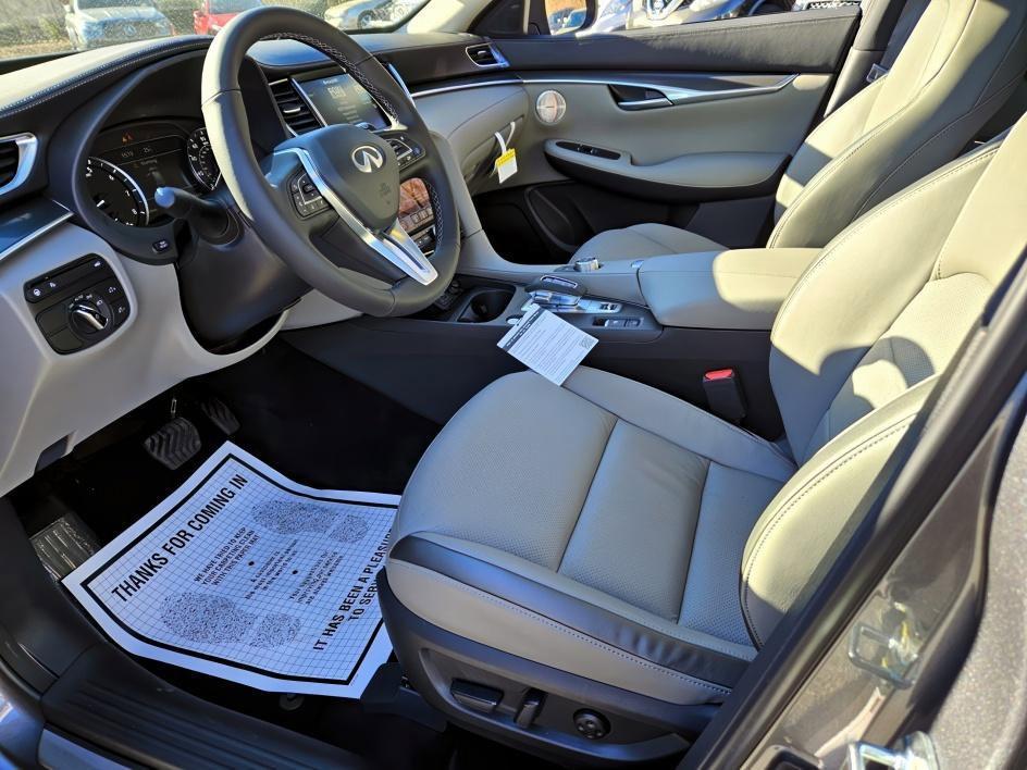 new 2025 INFINITI QX50 car, priced at $47,402