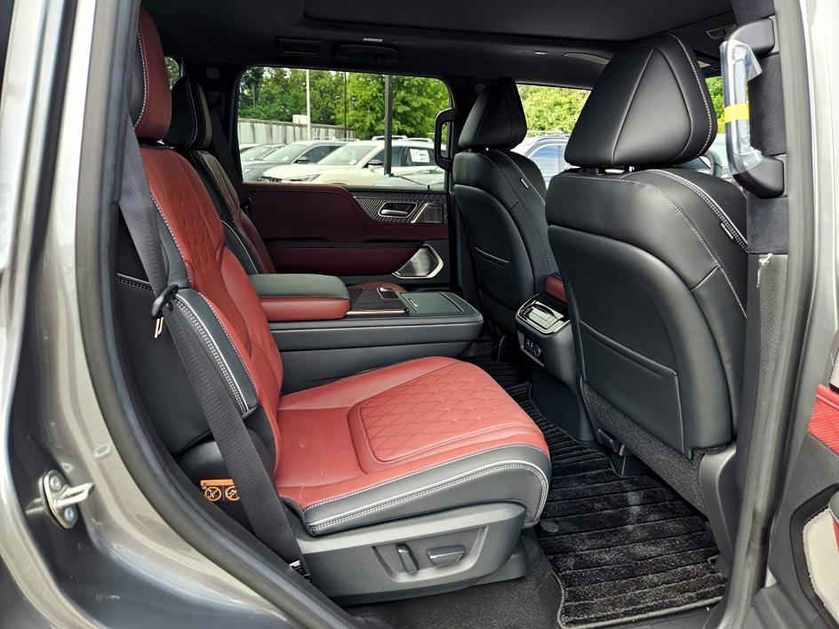 new 2025 INFINITI QX80 car, priced at $116,255