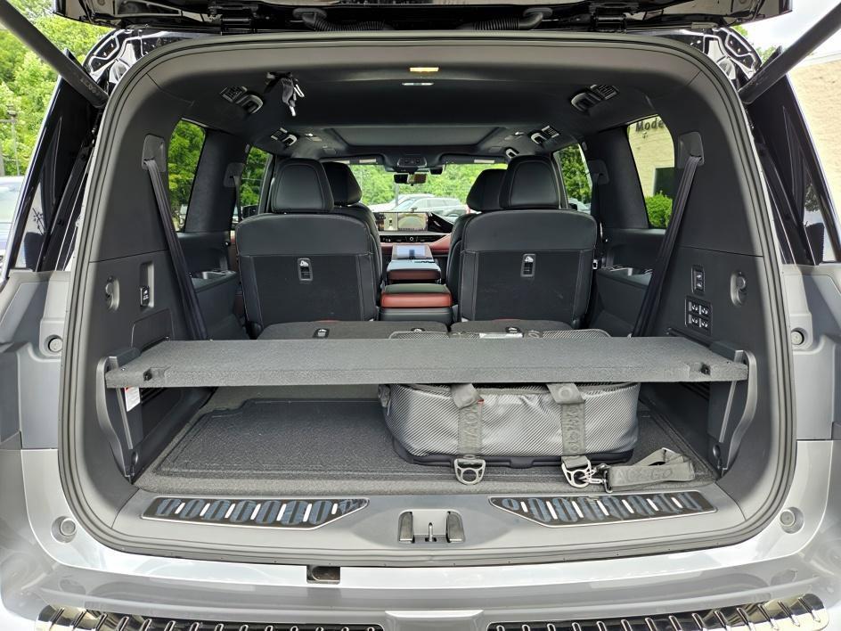 new 2025 INFINITI QX80 car, priced at $116,255