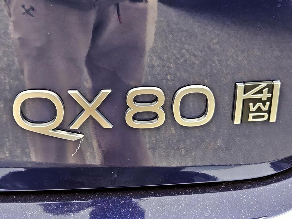 new 2025 INFINITI QX80 car, priced at $104,920