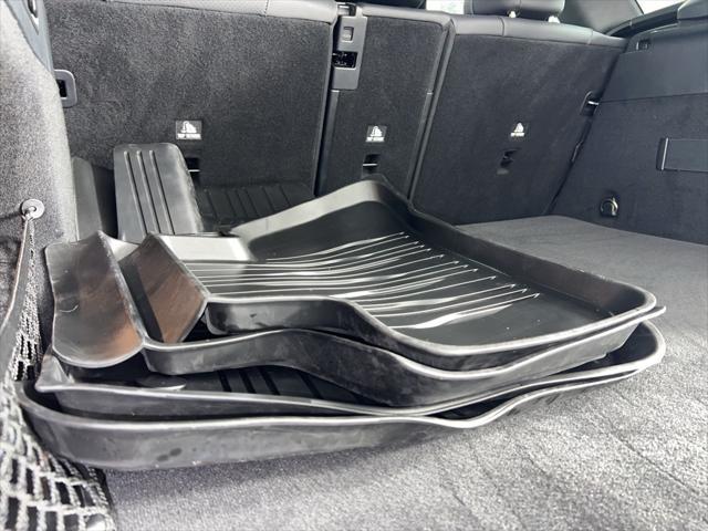 used 2025 Mercedes-Benz GLC 300 car