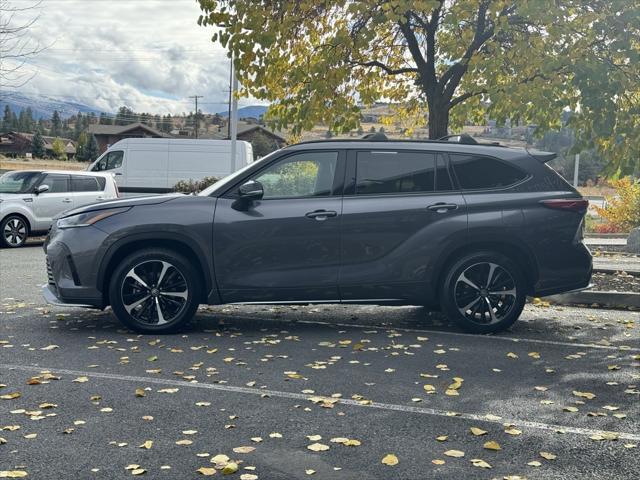 used 2022 Toyota Highlander car, priced at $36,917