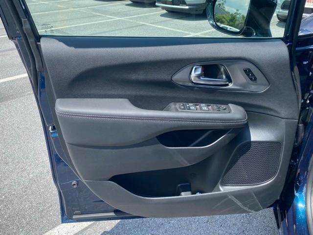 new 2025 Chrysler Pacifica car, priced at $45,931