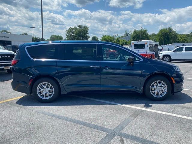 new 2025 Chrysler Pacifica car, priced at $45,931