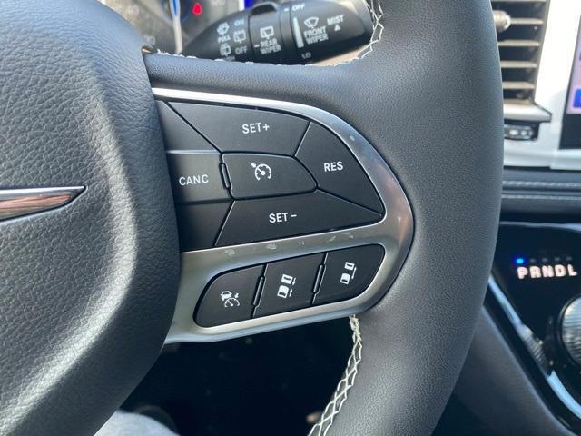 new 2025 Chrysler Pacifica car, priced at $45,931