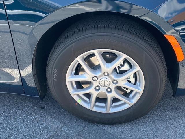 new 2025 Chrysler Pacifica car, priced at $45,931