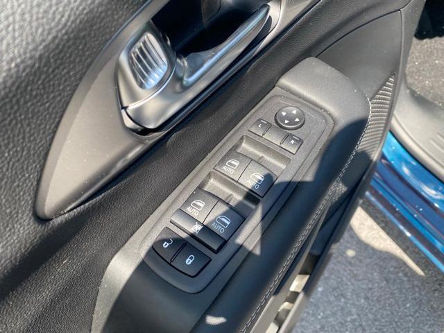 new 2025 Chrysler Pacifica car, priced at $45,931