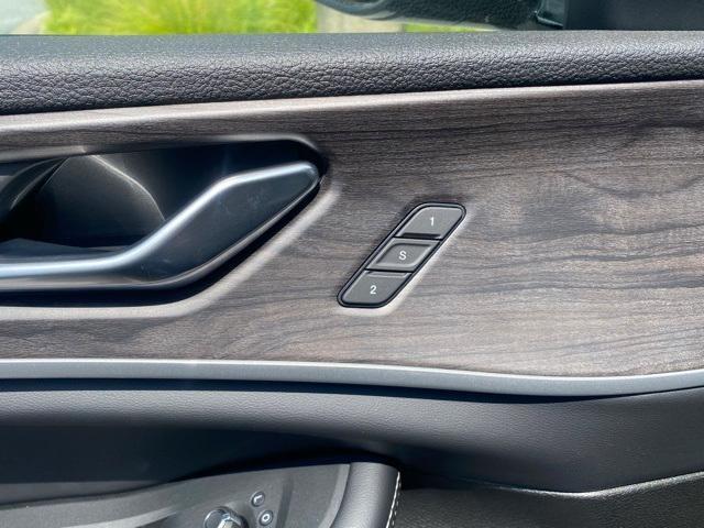 new 2025 Jeep Grand Cherokee car, priced at $41,500