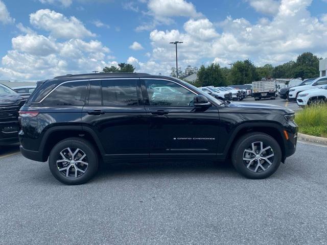new 2025 Jeep Grand Cherokee car, priced at $41,500