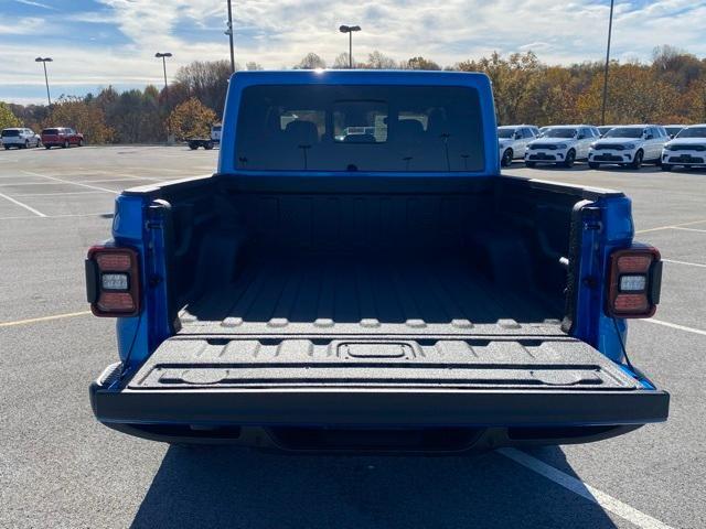 new 2025 Jeep Gladiator car, priced at $49,090