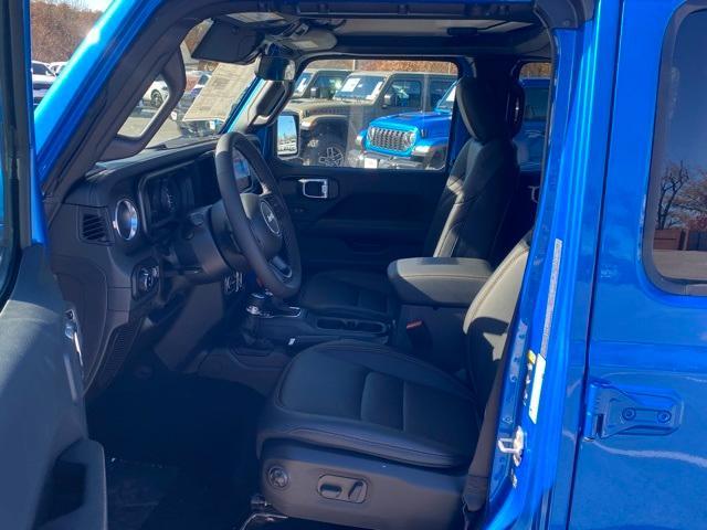 new 2025 Jeep Gladiator car, priced at $49,090
