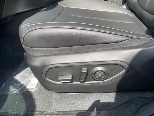 new 2025 Jeep Grand Cherokee car, priced at $42,500