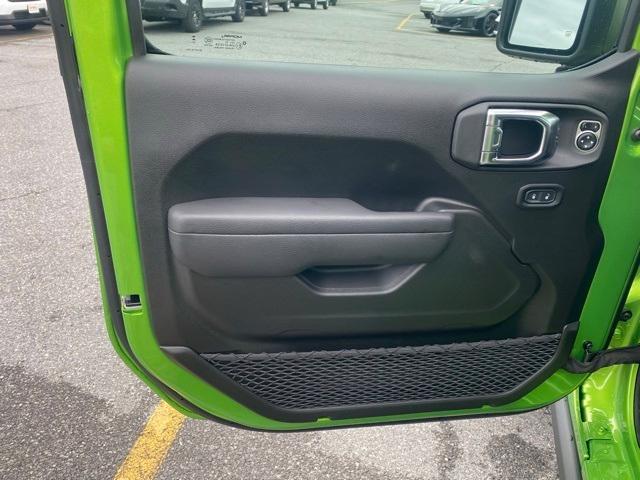 new 2025 Jeep Wrangler car, priced at $44,600