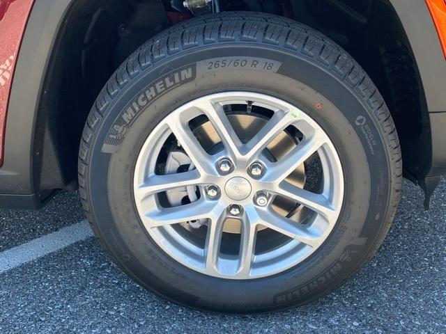 new 2025 Jeep Grand Cherokee car, priced at $37,500