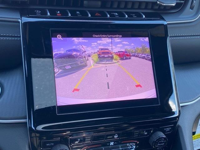 new 2025 Jeep Grand Cherokee car, priced at $37,500