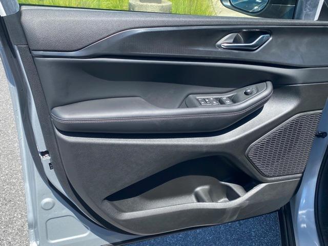 new 2025 Jeep Grand Cherokee car, priced at $37,500