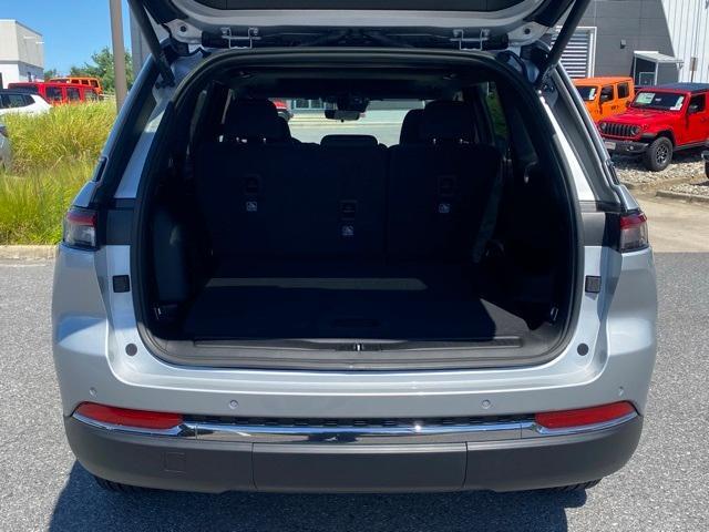 new 2025 Jeep Grand Cherokee car, priced at $37,500