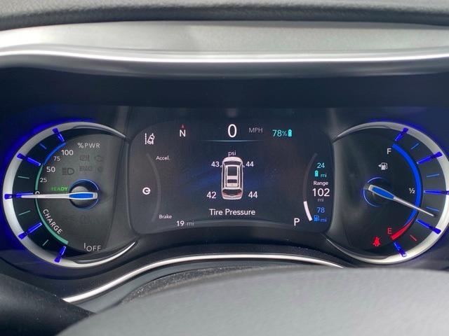 new 2025 Chrysler Pacifica Hybrid car, priced at $48,121