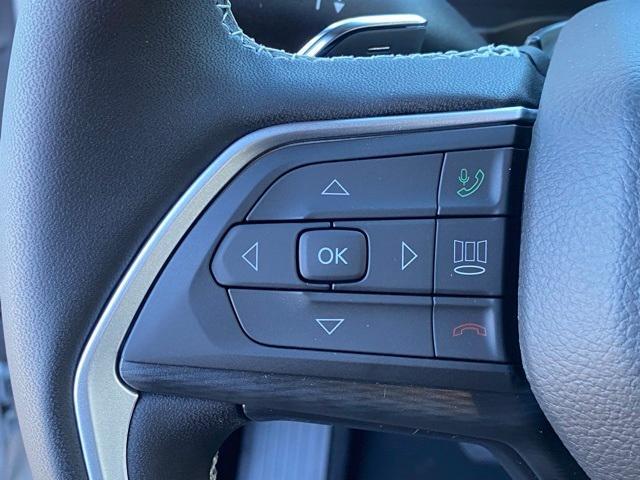 new 2025 Jeep Grand Cherokee car, priced at $40,750