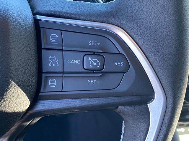 new 2025 Jeep Grand Cherokee car, priced at $40,750