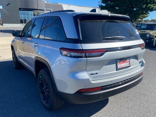 new 2025 Jeep Grand Cherokee car, priced at $40,750