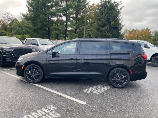 new 2026 Chrysler Pacifica car, priced at $48,885