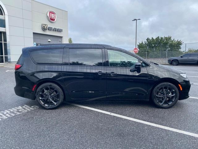 new 2026 Chrysler Pacifica car, priced at $48,885