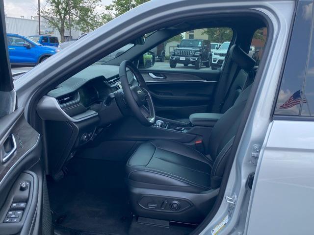 new 2025 Jeep Grand Cherokee L car, priced at $43,500