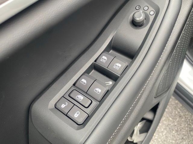 new 2025 Jeep Grand Cherokee car, priced at $47,000