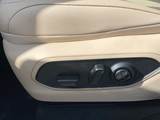 new 2025 Jeep Grand Cherokee car, priced at $45,000